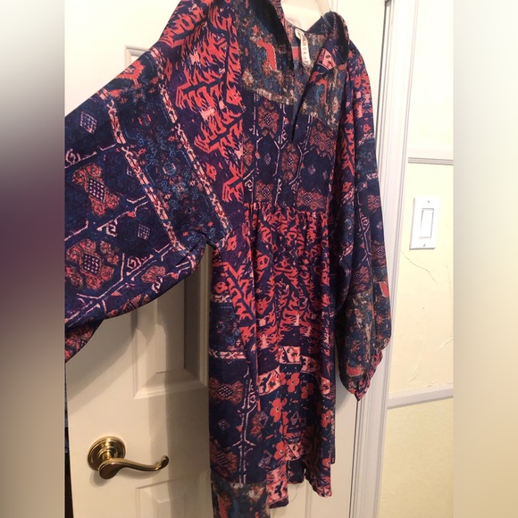 Mini dress - Picture 2 of 3